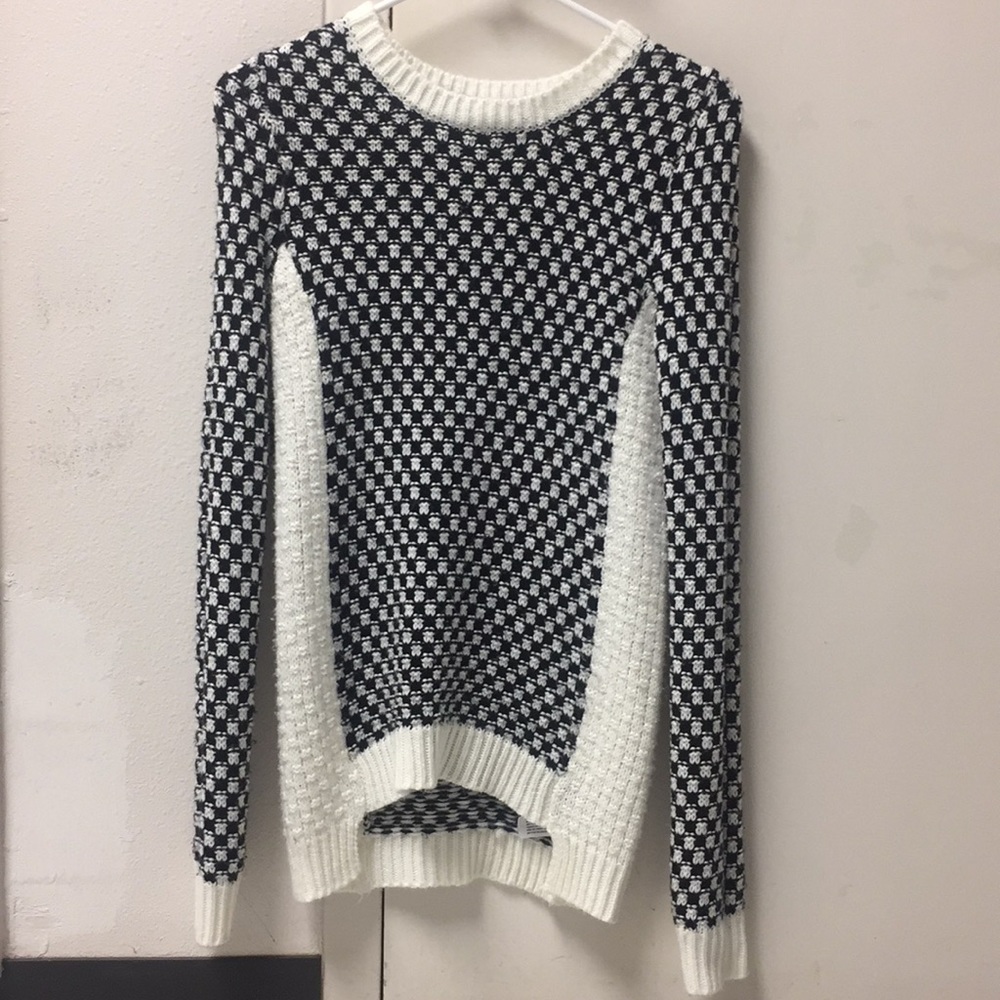 Xhilaration Sweater